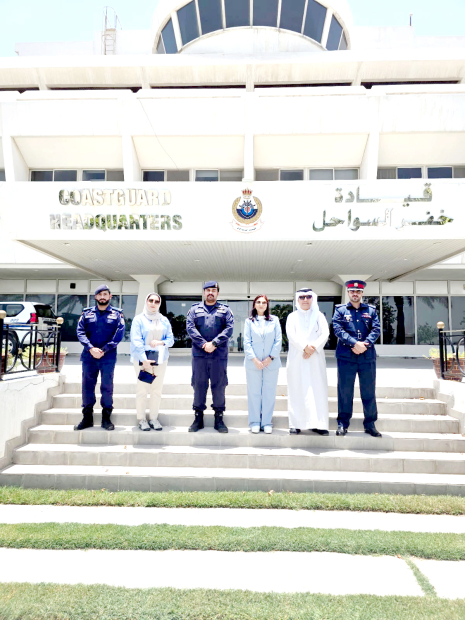 A delegation from the National Institution for Human Rights (NIHR) conducted an inspection visit to the Coastguard Detention Centre in Sitra to assess inmates’ conditions and the extent to which their rights are upheld, in line with national legislation and relevant international standards. The delegation was briefed on the centre’s role in safeguarding the rights and responsibilities of pre-trial detainees, along with an overview of the key procedures in place. The visit also included a tour of the centre’s various sections, including holding rooms, facilities and services.